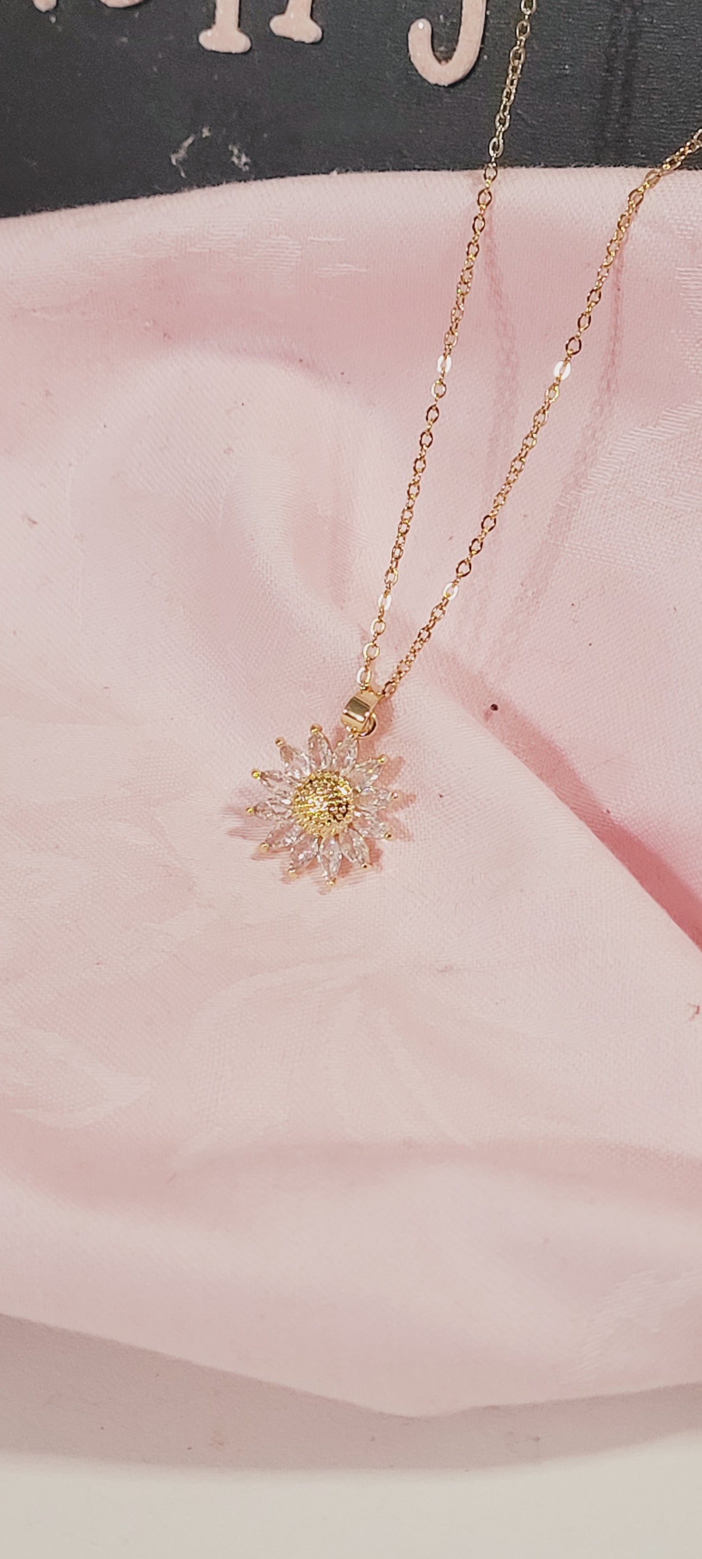 18k Gold Plated Elegant Sunflower Pendant Necklace