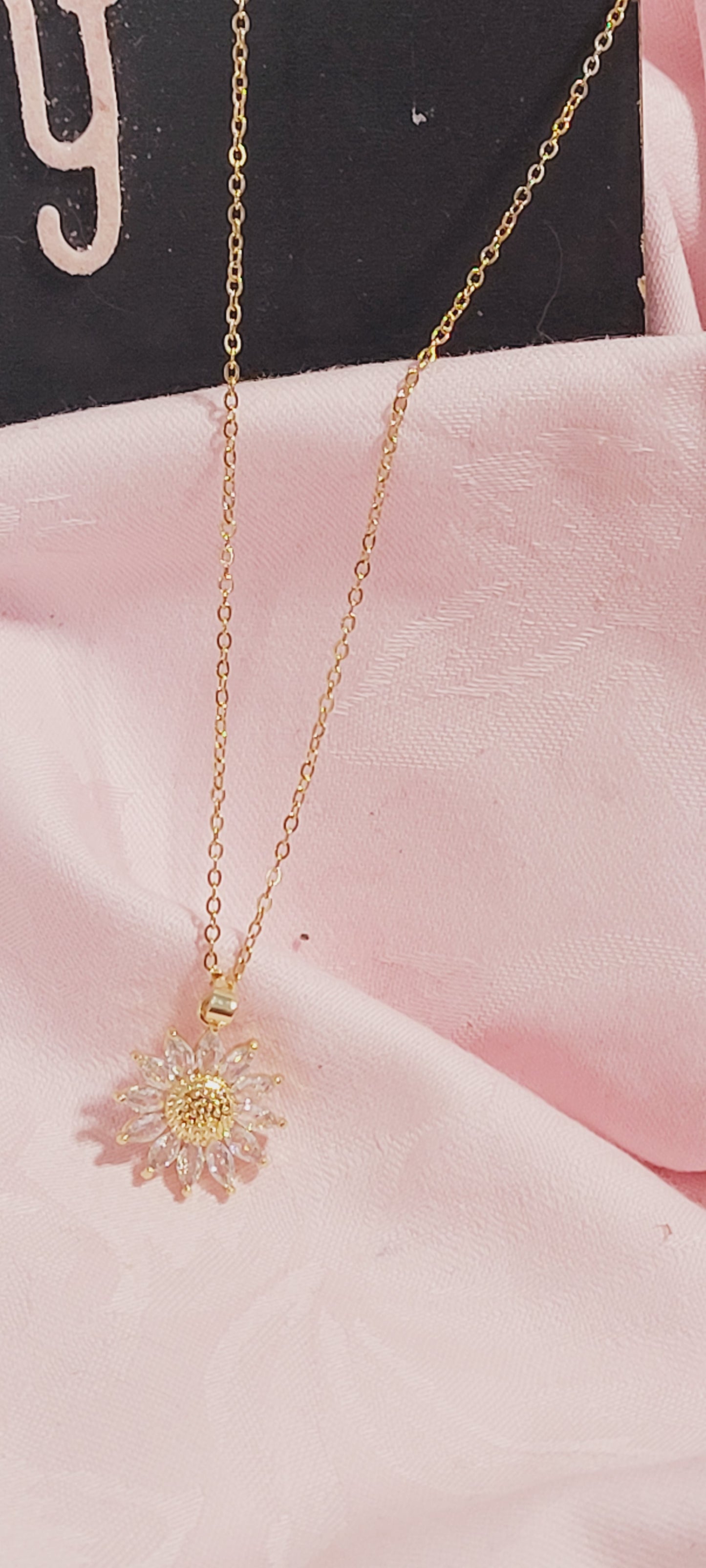 18k Gold Plated Elegant Sunflower Pendant Necklace