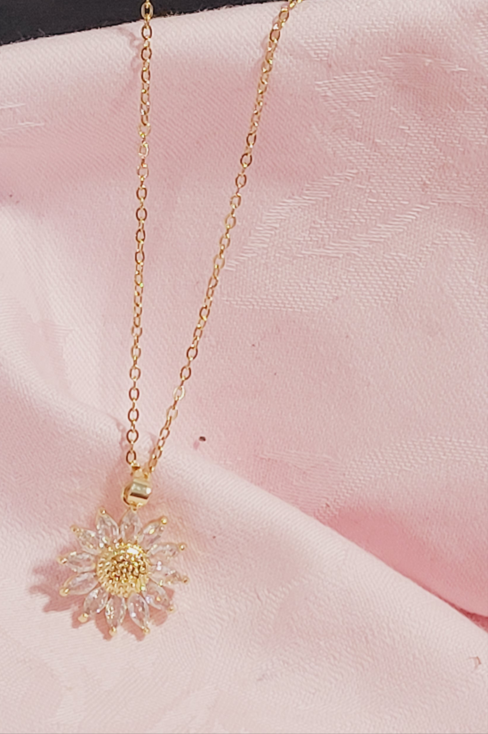 18k Gold Plated Elegant Sunflower Pendant Necklace