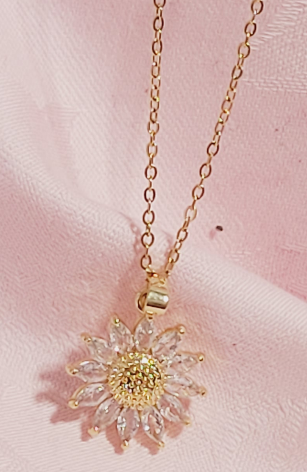 18k Gold Plated Elegant Sunflower Pendant Necklace