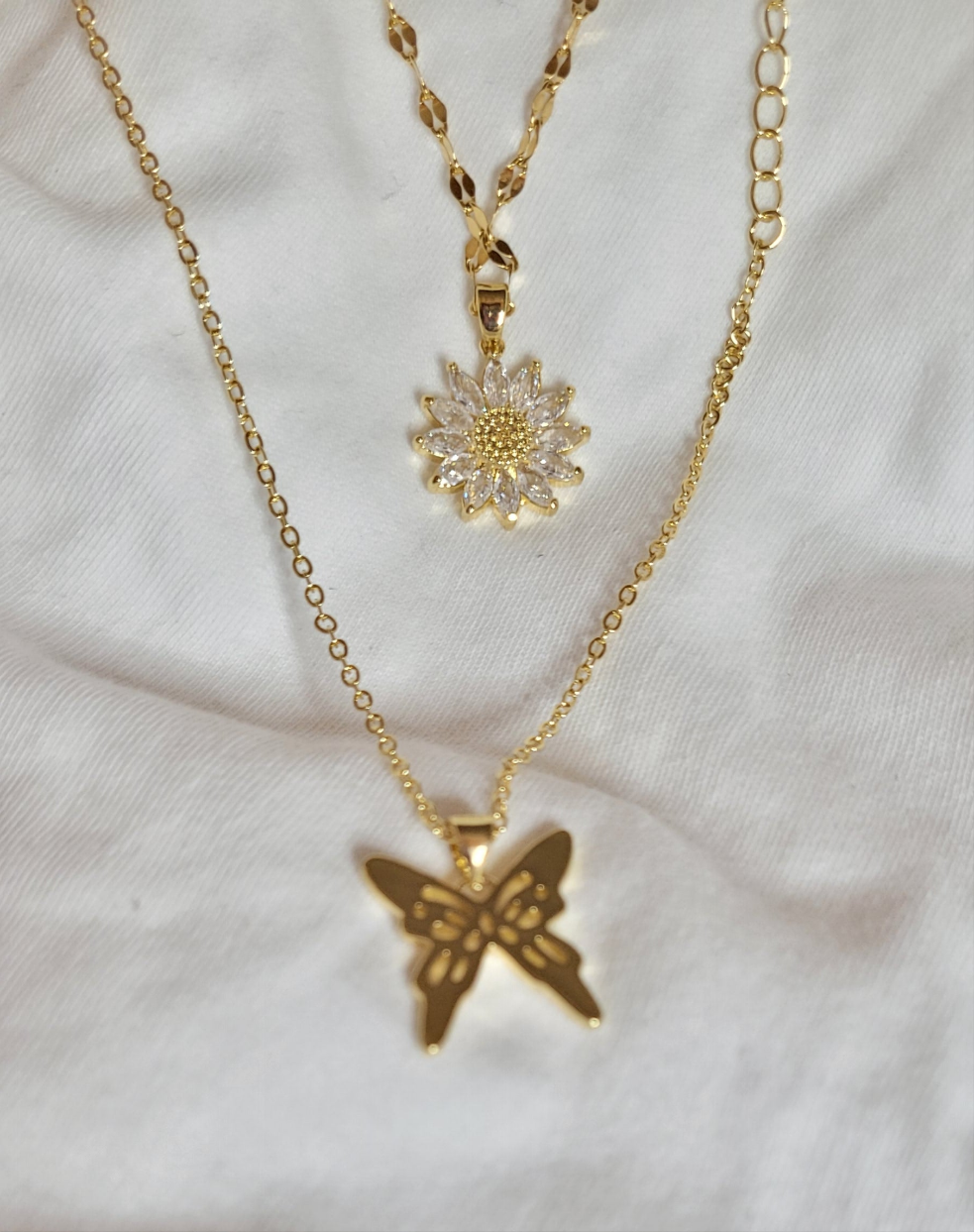 2pc Butterfly/Flower Gold necklace set