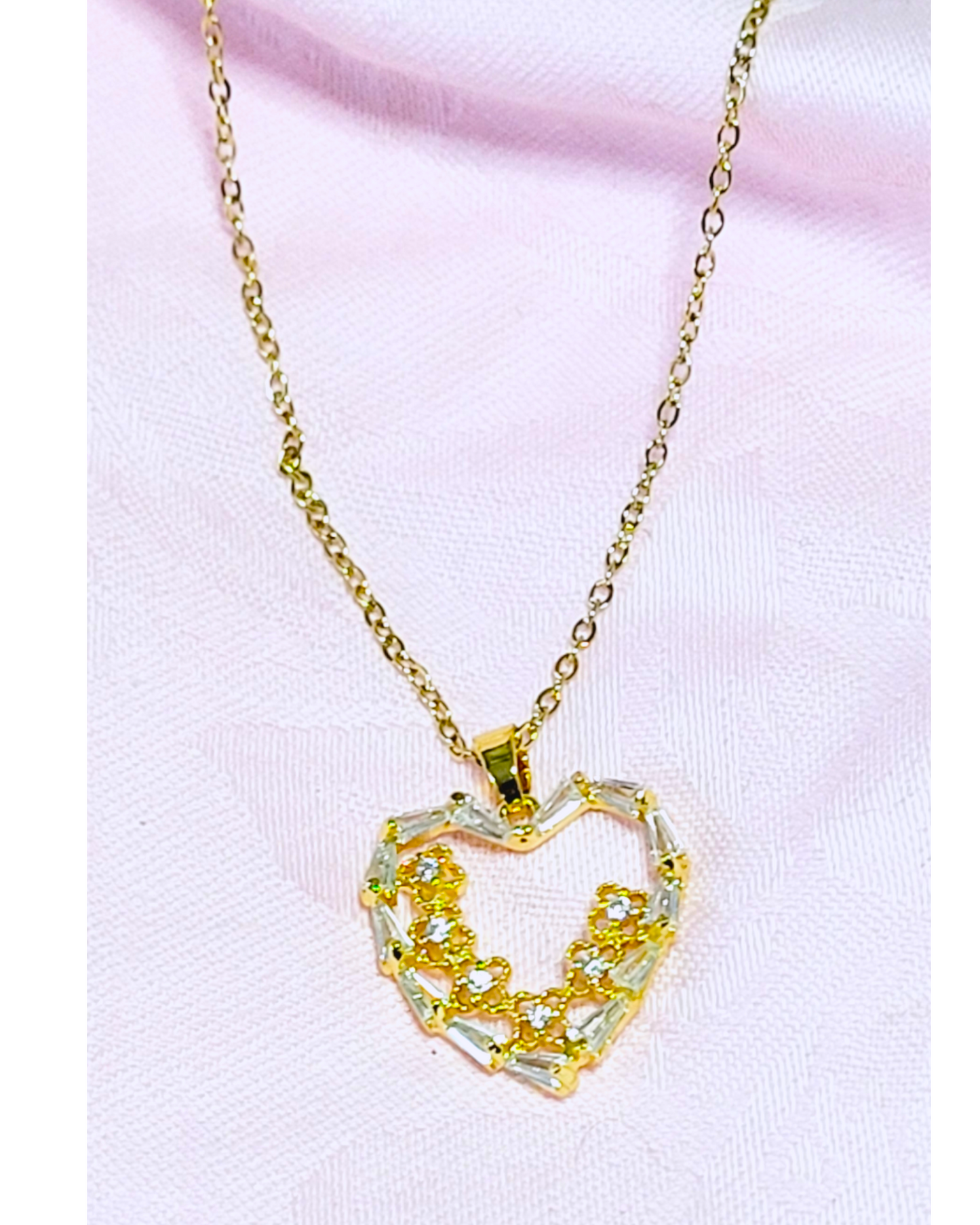 Gold-plated Necklace White Geometric Floral Heart Pendant