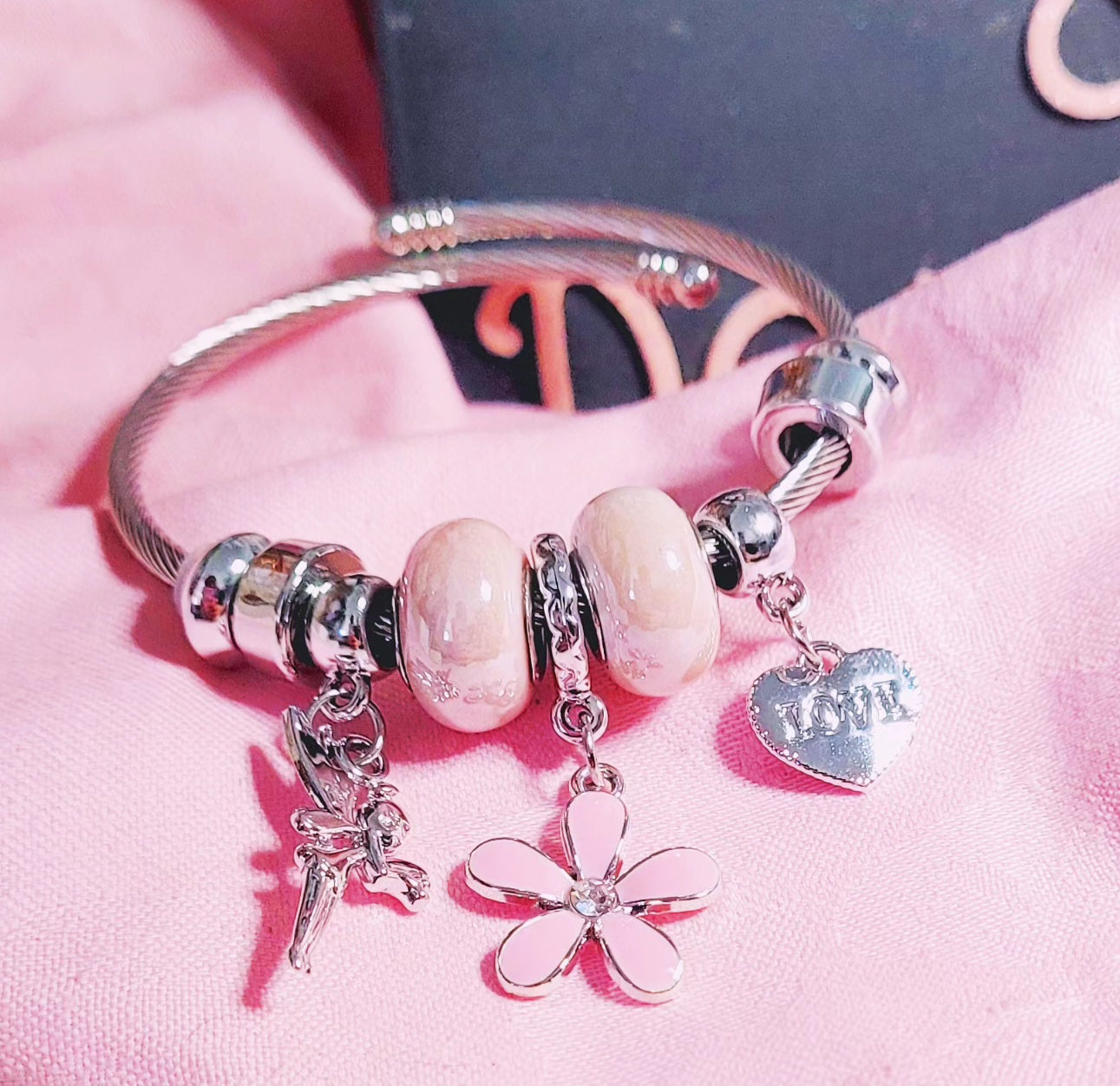 Elegant Fairy Heart Shape Bangle - pink flower